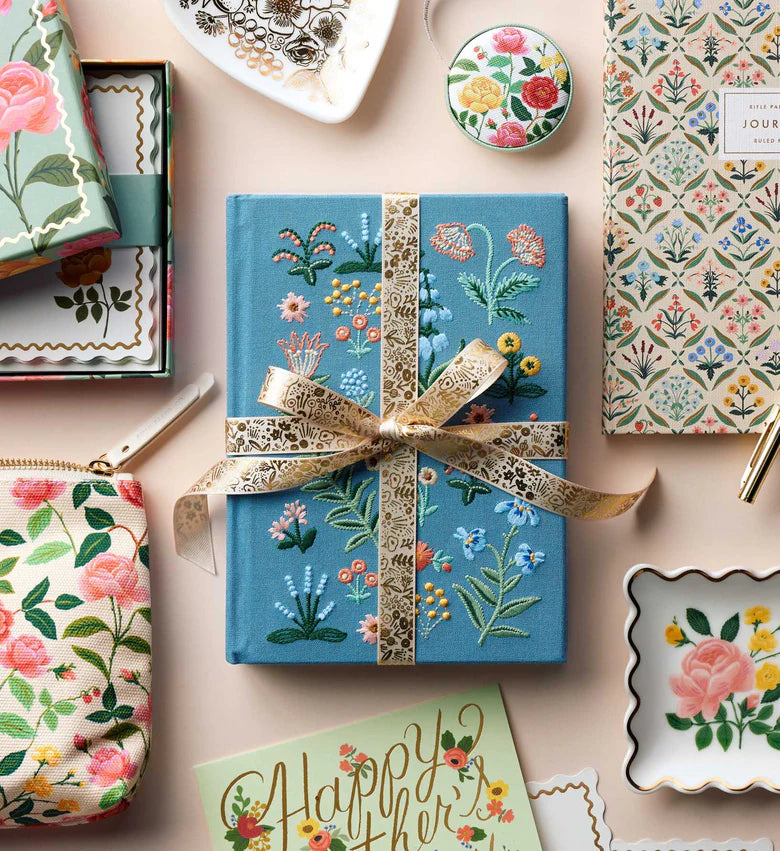 Journal brodé Jardin de la ménagerie – Rifle Paper Co