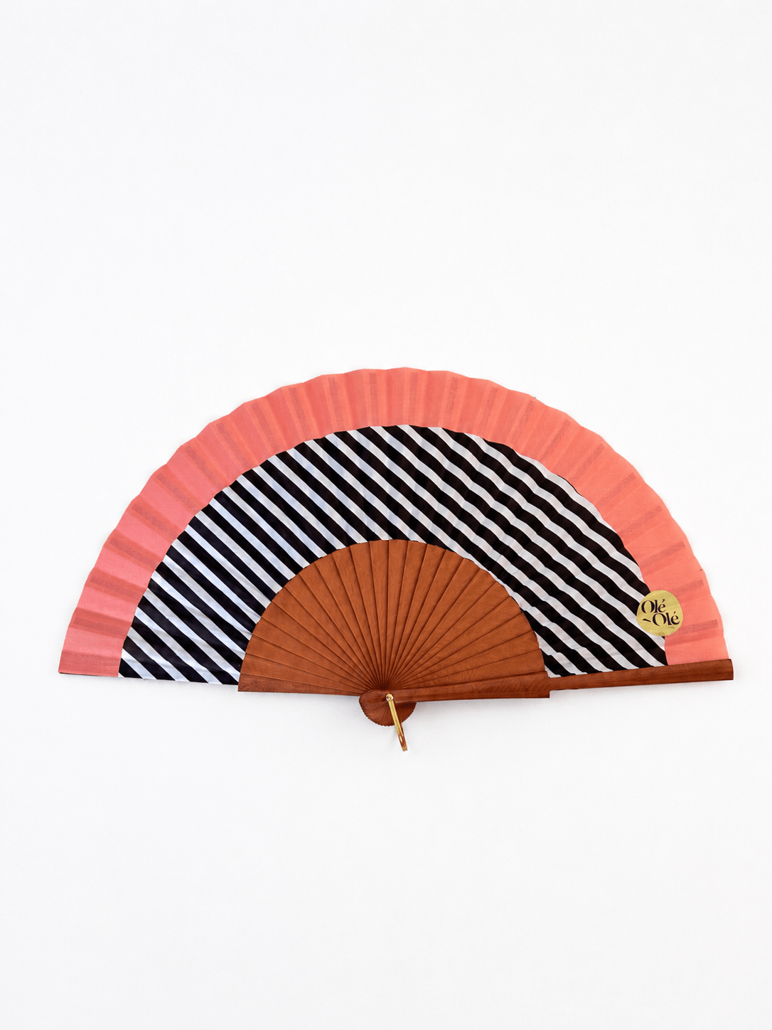 Éventail Bois et tissu Olé-Olé - Accessoire été élégant fabriqué en Espagne - bobibeloÉventail Bois et tissu Olé-Olé - Accessoire été élégant fabriqué en Espagne – SA vintage – bobibelo