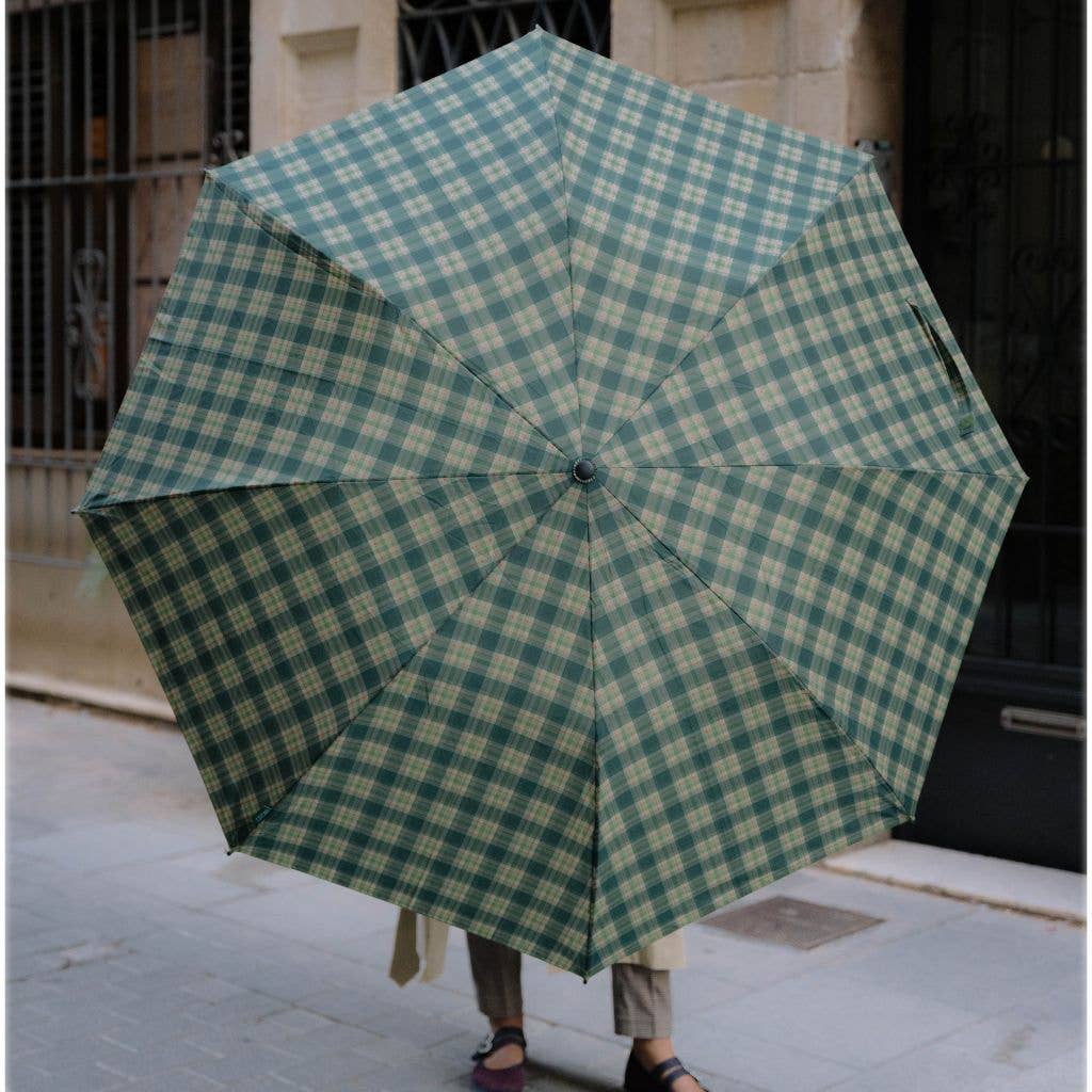 grand-parapluie-xl-ecossais-ouvert