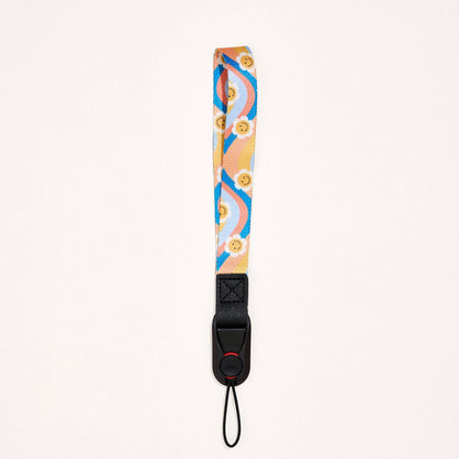 Dragonne poignet appareil photo – Time Lens - bobibeloDragonne poignet appareil photo – Time Lens – SA vintage – bobibelo