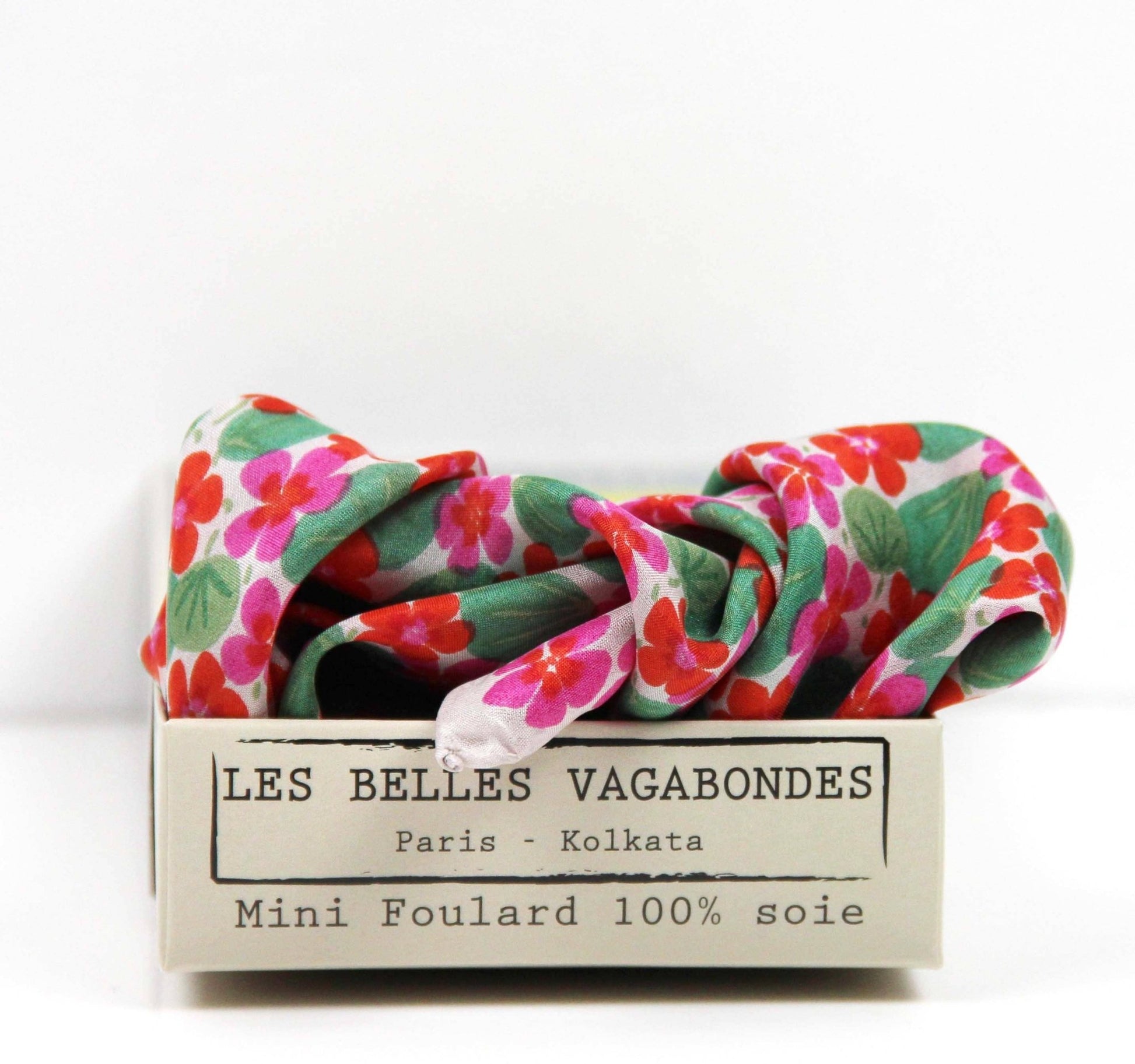 Foulard en soie 50 x 50 cm – Mini Capucine Fuchsia - Les Belles Vagabondes - bobibeloFoulard en soie 50 x 50 cm – Mini Capucine Fuchsia - Les Belles Vagabondes – SA vintage – bobibelo