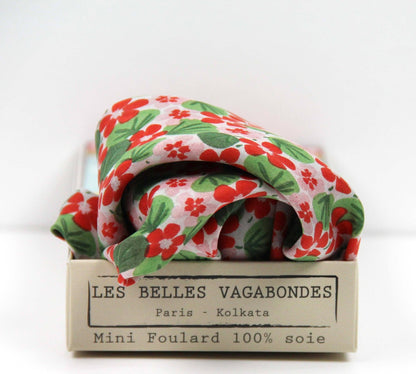 Foulard en soie 50 x 50 cm -Mini Capucine Orange -Les Belles Vagabondes - bobibeloFoulard en soie 50 x 50 cm -Mini Capucine Orange -Les Belles Vagabondes – SA vintage – bobibelo