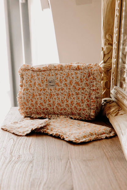 Marylou – Grande trousse de toilette à froufrou Liberty – Poule House - bobibeloMarylou – Grande trousse de toilette à froufrou Liberty – Poule House – SA vintage – bobibelo
