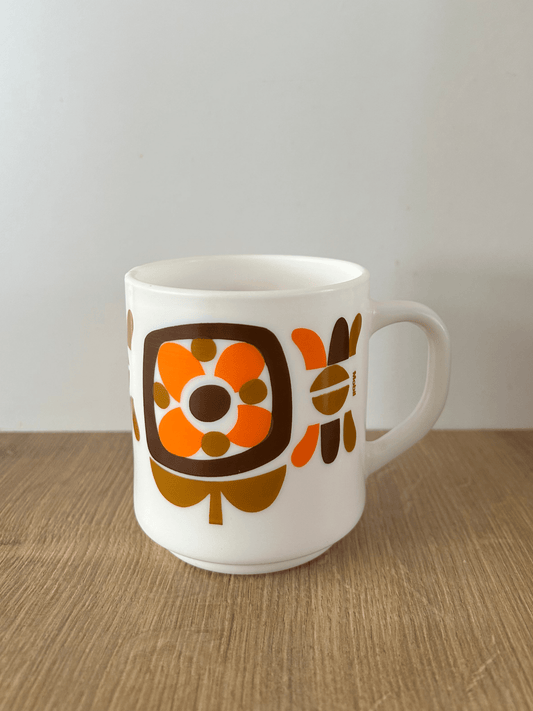 Mug Mobil arcopal Marron - bobibeloMug Mobil arcopal Marron – broc vintage – bobibelo