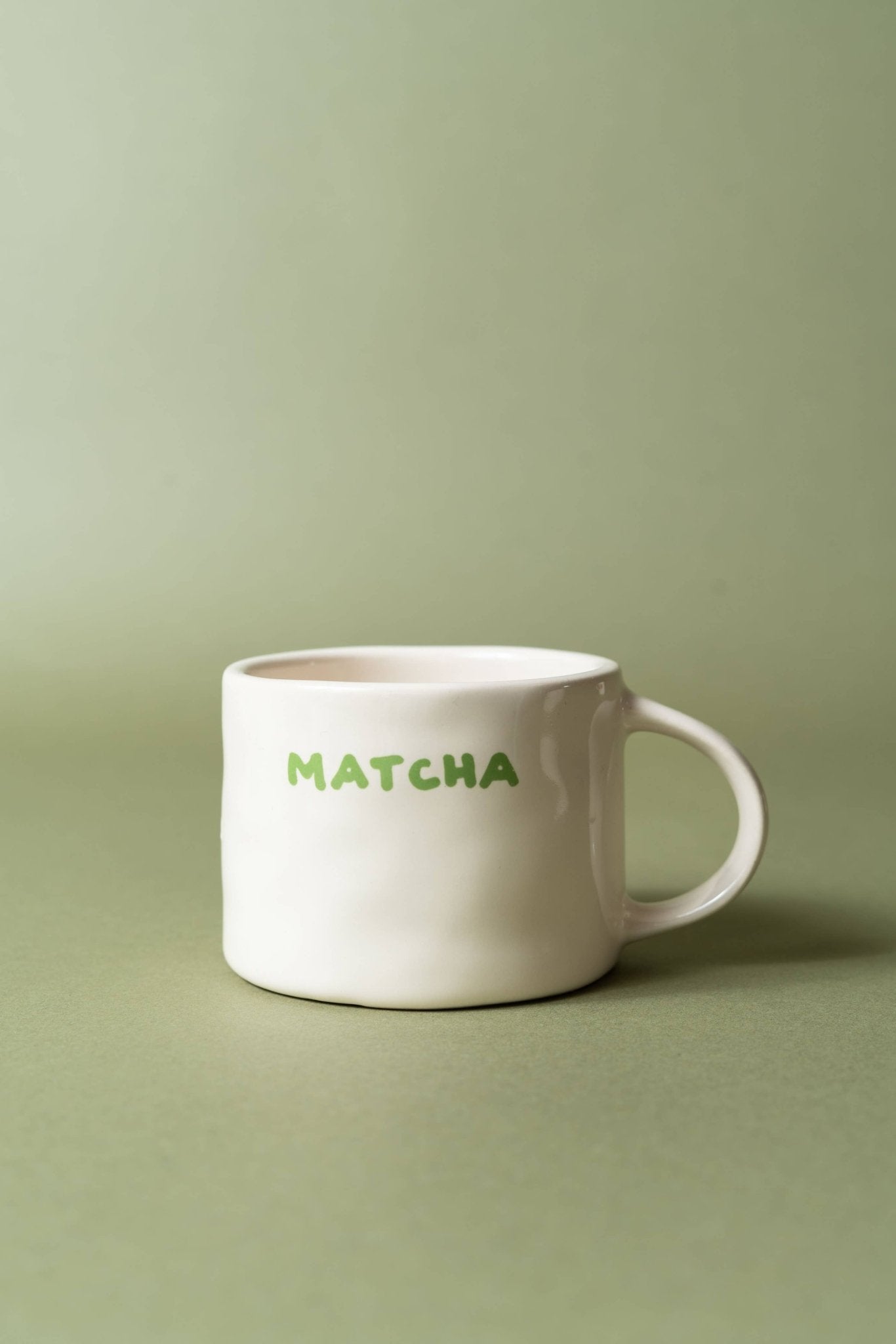 Tasse Matcha blanche Sisi – Mug minimaliste 25 cl - bobibeloTasse Matcha blanche Sisi – Mug minimaliste 25 cl – Vaisselle vintage – bobibelo