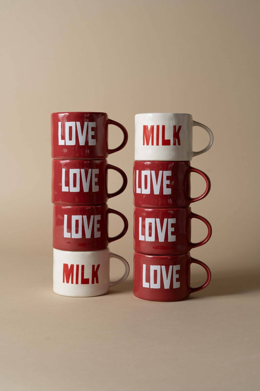 Tasse rouge “Love” Sisi – Tasse graphique et colorée - bobibeloTasse rouge “Love” Sisi – Tasse graphique et colorée – Vaisselle vintage – bobibelo